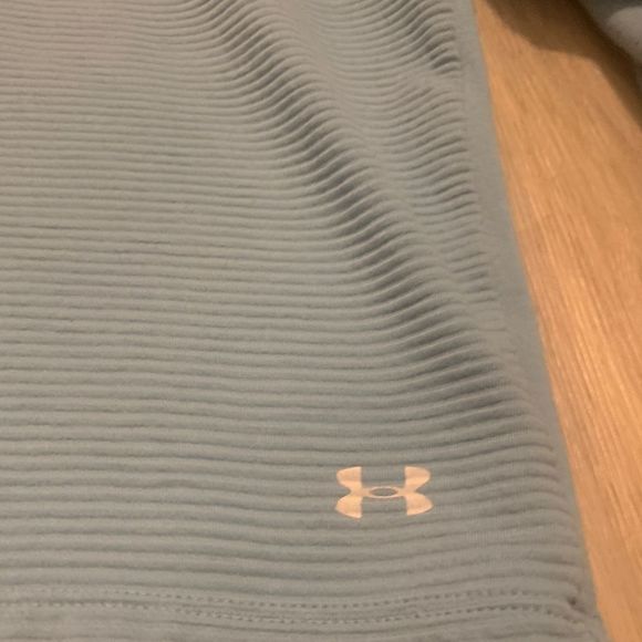 ❌sold❌Under Armour cropped hoodie in a ribbed cotton - Picture 4 of 6